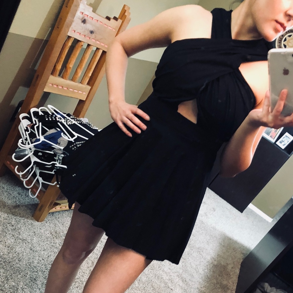 Puffed black dress